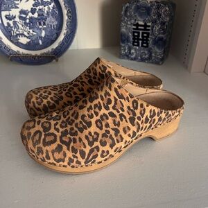 Dansko leopard print clogs